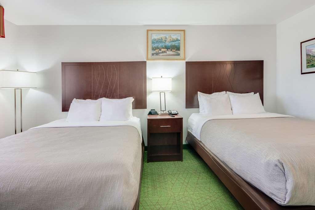 Quality Inn Belgrade Habitación foto